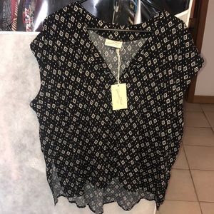 Universal thread XL sleeveless top